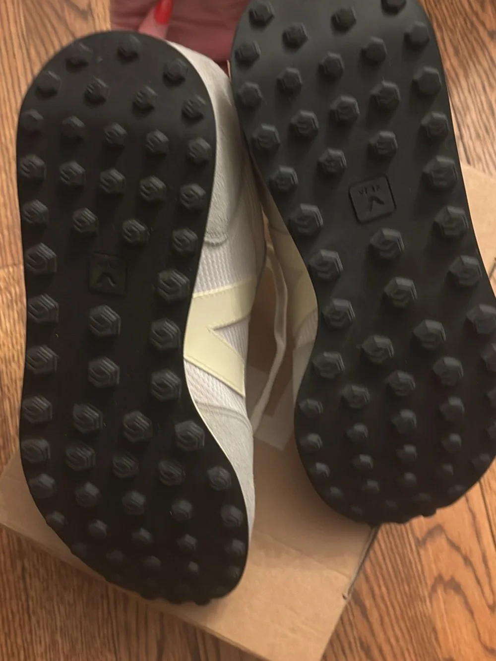 Men’s excellent condition Vejas